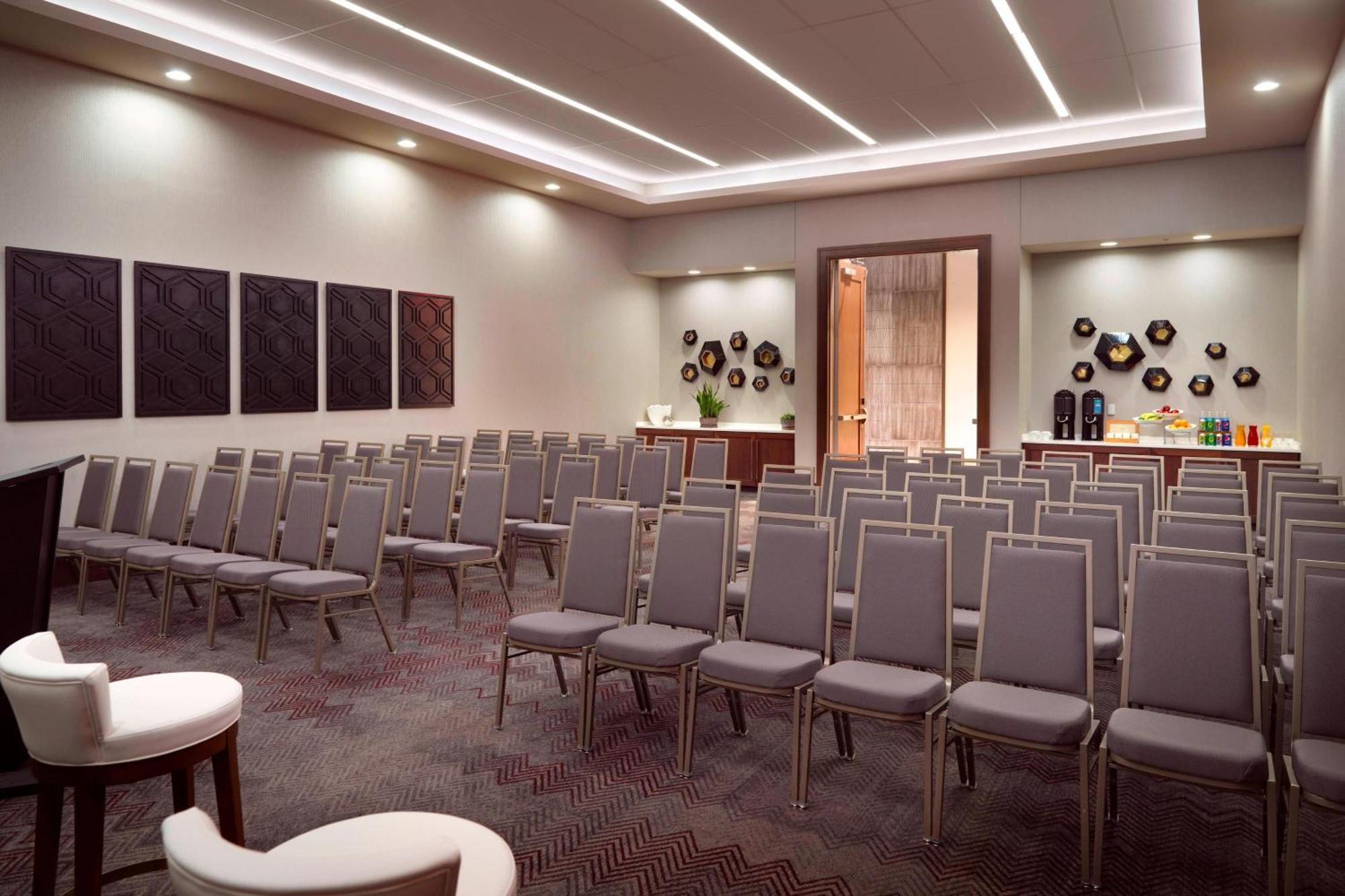 Отель Marriott Columbus Osu Экстерьер фото
