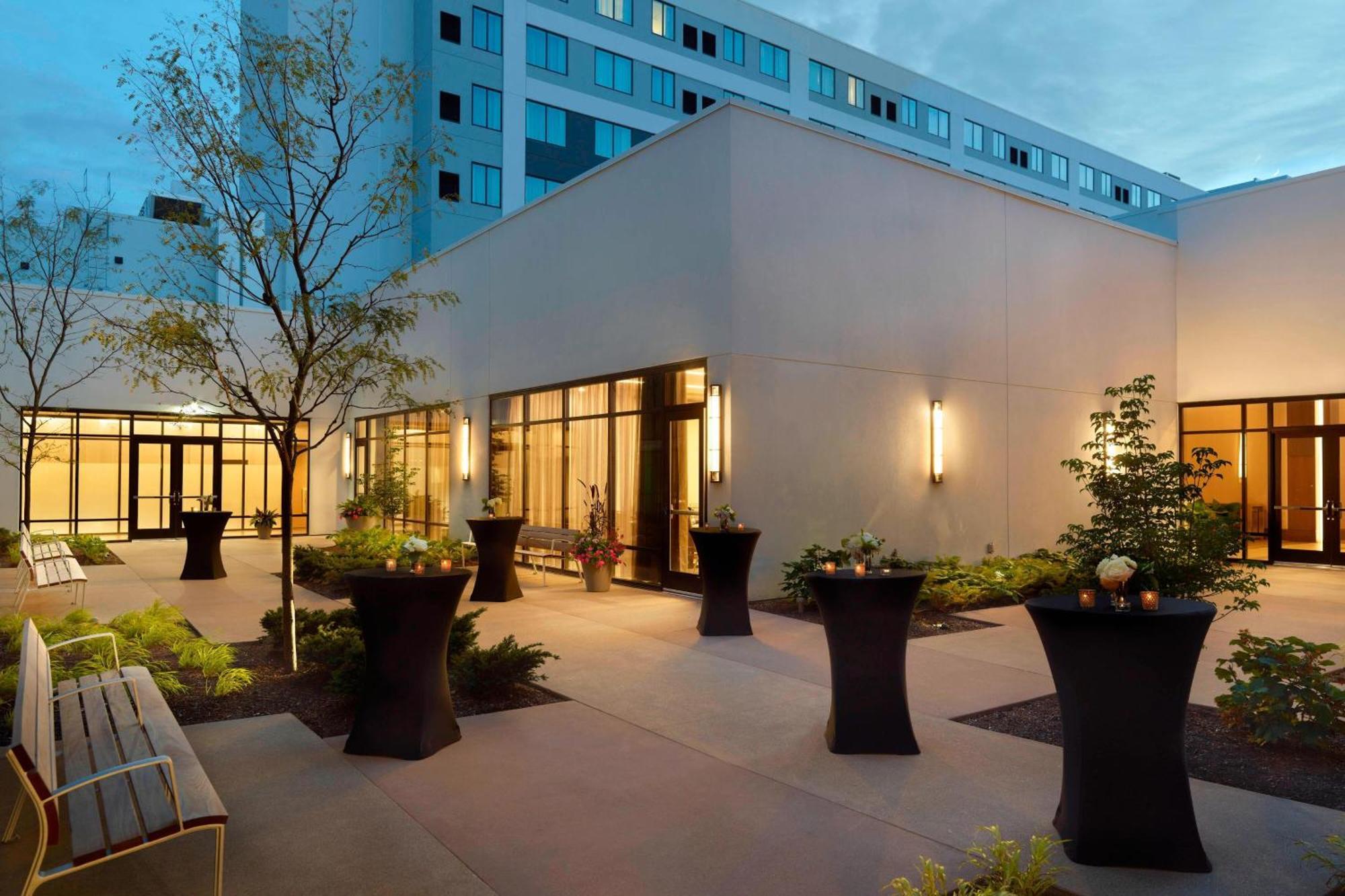 Отель Marriott Columbus Osu Экстерьер фото