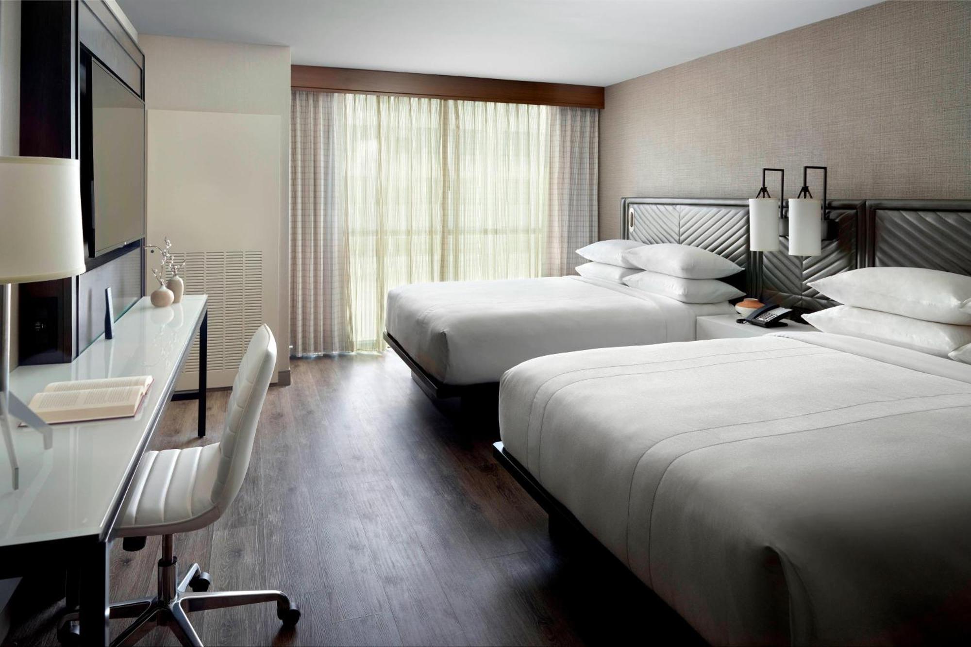 Отель Marriott Columbus Osu Экстерьер фото
