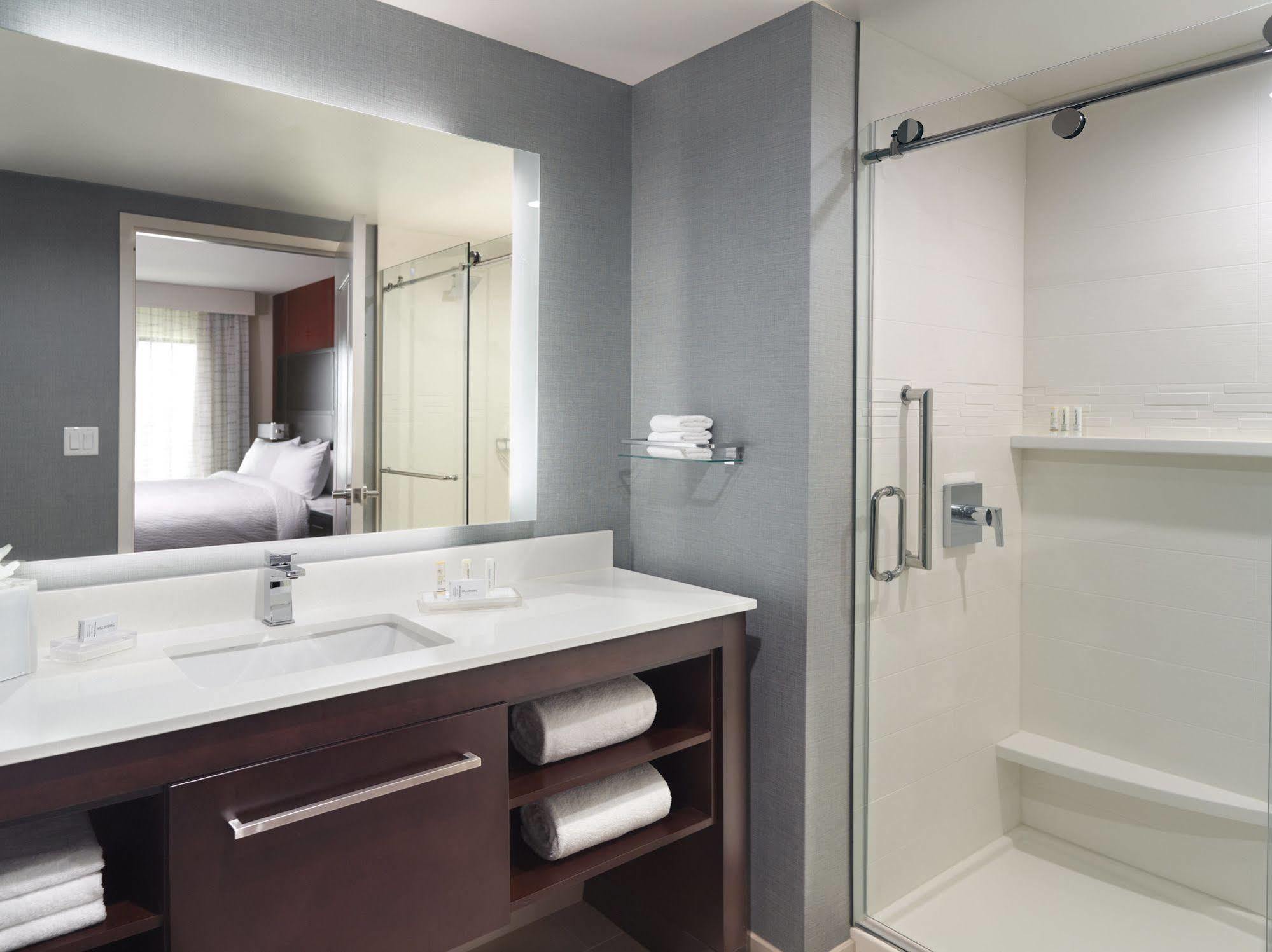 Отель Marriott Columbus Osu Экстерьер фото